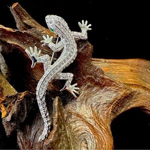 Green Eyed Gecko | Lizard Rhinestone Brooch